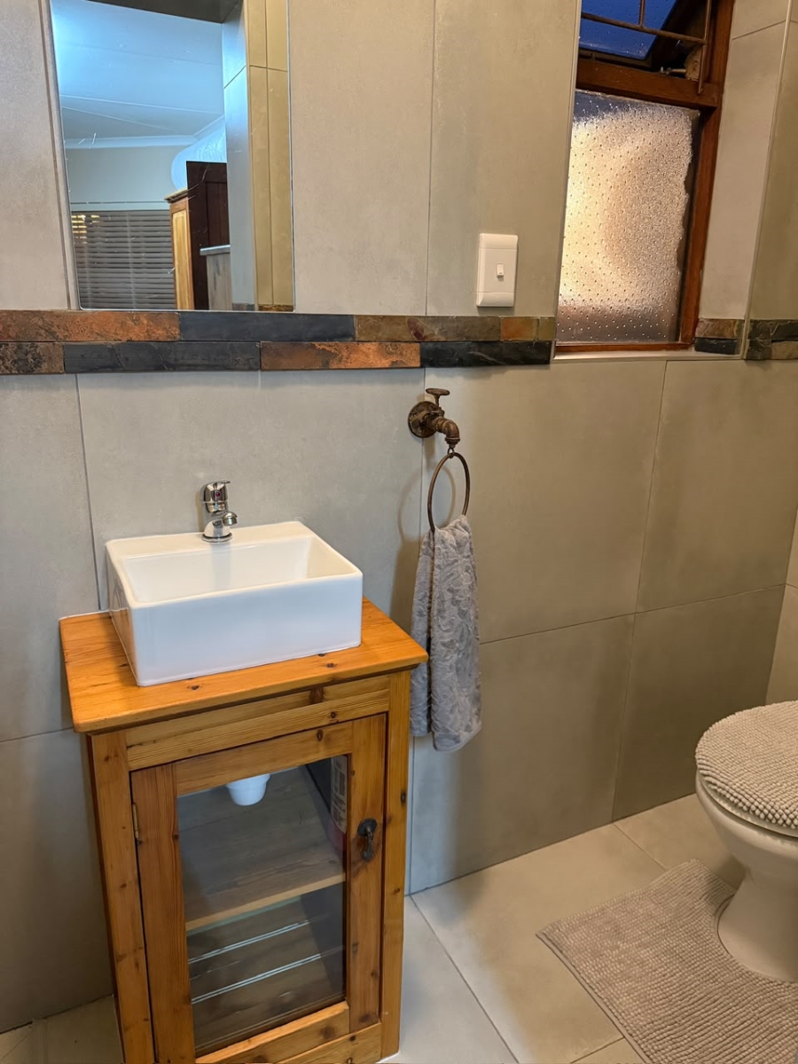 4 Bedroom Property for Sale in Fraaiuitsig Western Cape